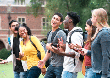 Managing Digital Distractions: A Student’s Guide for 2025