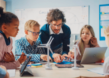 Managing Digital Distractions: A Student’s Guide for 2025