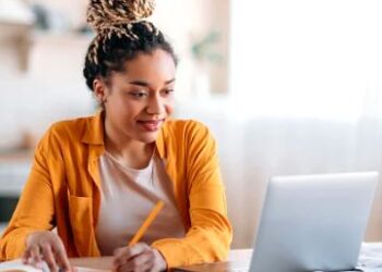 The Flexibility of Online Learning for Adults