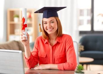 The Flexibility of Online Learning for Adults