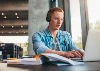 The Flexibility of Online Learning for Adults